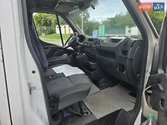 Белый Рено Мастер, объемом двигателя 2.3 л и пробегом 480 тыс. км за 7500 $, фото 1 на Automoto.ua