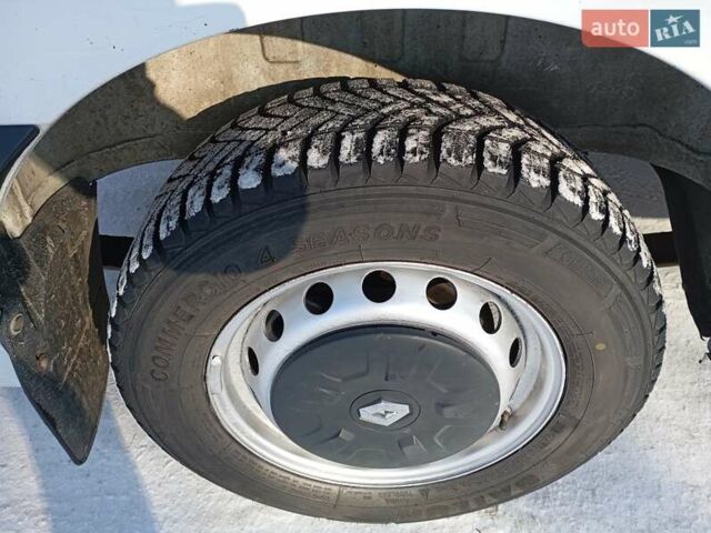 Білий Рено Мастєр, об'ємом двигуна 2.3 л та пробігом 394 тис. км за 9450 $, фото 24 на Automoto.ua