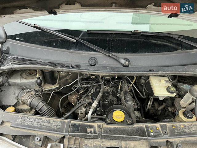 Білий Рено Мастєр, об'ємом двигуна 2.3 л та пробігом 444 тис. км за 13500 $, фото 10 на Automoto.ua