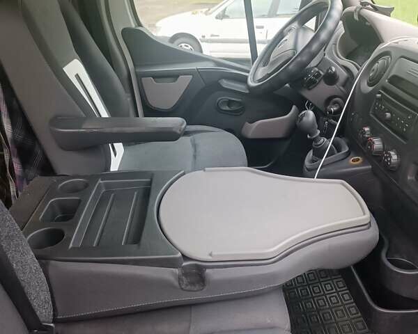 Білий Рено Мастєр, об'ємом двигуна 2.3 л та пробігом 300 тис. км за 11500 $, фото 3 на Automoto.ua