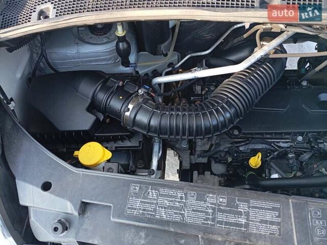 Білий Рено Мастєр, об'ємом двигуна 2.3 л та пробігом 394 тис. км за 9450 $, фото 21 на Automoto.ua