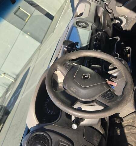 Белый Рено Мастер, объемом двигателя 2.3 л и пробегом 342 тыс. км за 9000 $, фото 8 на Automoto.ua