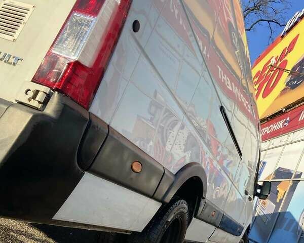 Белый Рено Мастер, объемом двигателя 2.3 л и пробегом 465 тыс. км за 12000 $, фото 4 на Automoto.ua