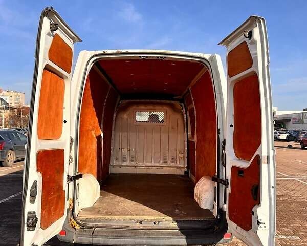 Белый Рено Мастер, объемом двигателя 2.3 л и пробегом 293 тыс. км за 12500 $, фото 10 на Automoto.ua