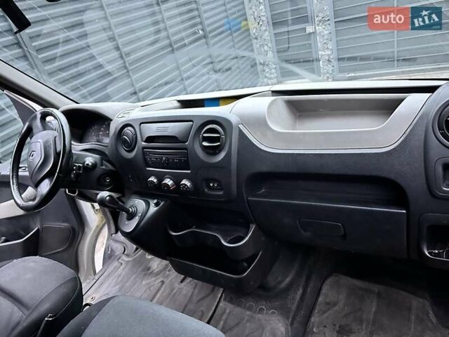 Білий Рено Мастєр, об'ємом двигуна 2.3 л та пробігом 360 тис. км за 10700 $, фото 11 на Automoto.ua