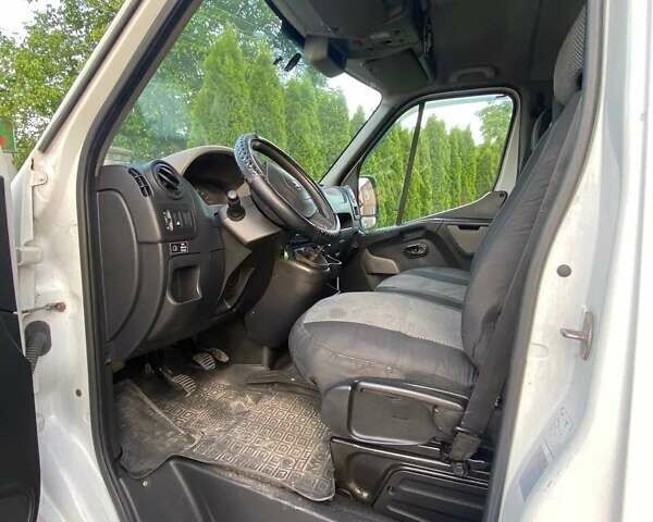 Белый Рено Мастер, объемом двигателя 2.3 л и пробегом 420 тыс. км за 12000 $, фото 10 на Automoto.ua