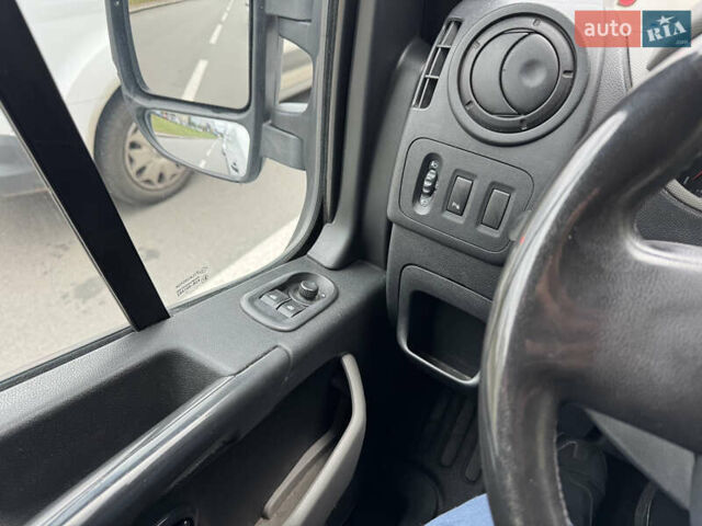 Белый Рено Мастер, объемом двигателя 2.3 л и пробегом 531 тыс. км за 8999 $, фото 21 на Automoto.ua