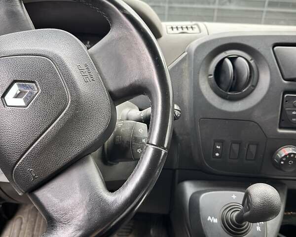 Білий Рено Мастєр, об'ємом двигуна 2.3 л та пробігом 360 тис. км за 10700 $, фото 1 на Automoto.ua