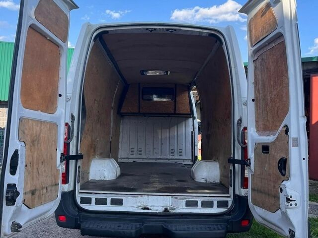 Белый Рено Мастер, объемом двигателя 2.3 л и пробегом 295 тыс. км за 13500 $, фото 3 на Automoto.ua