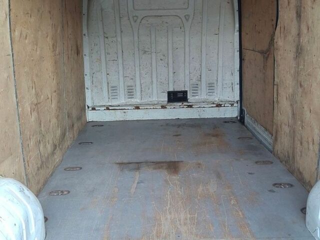 Белый Рено Мастер, объемом двигателя 2.3 л и пробегом 290 тыс. км за 11700 $, фото 6 на Automoto.ua