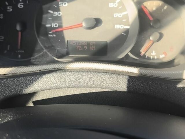 Білий Рено Мастєр, об'ємом двигуна 2.3 л та пробігом 457 тис. км за 10000 $, фото 6 на Automoto.ua