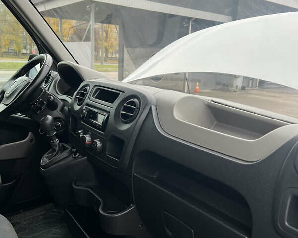 Білий Рено Мастєр, об'ємом двигуна 2.3 л та пробігом 600 тис. км за 15800 $, фото 9 на Automoto.ua