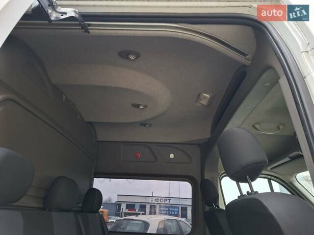 Белый Рено Мастер, объемом двигателя 2.3 л и пробегом 278 тыс. км за 13500 $, фото 12 на Automoto.ua