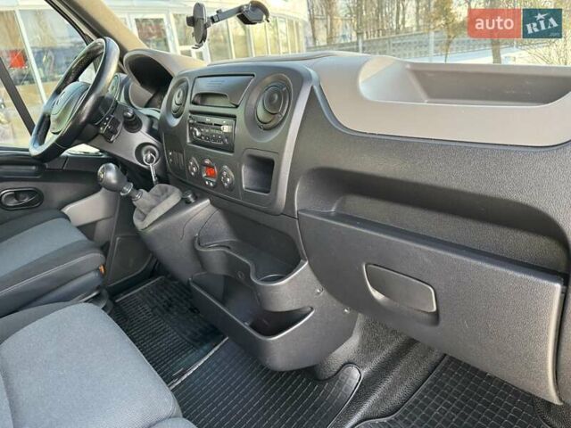 Белый Рено Мастер, объемом двигателя 2.3 л и пробегом 272 тыс. км за 12750 $, фото 9 на Automoto.ua