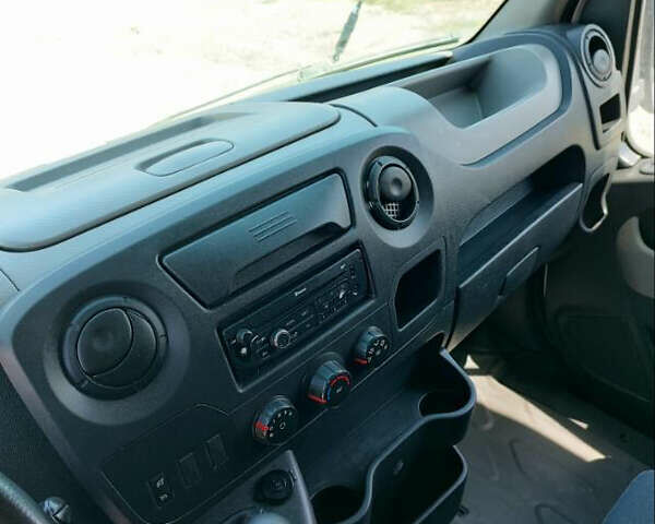 Білий Рено Мастєр, об'ємом двигуна 2.3 л та пробігом 923 тис. км за 12900 $, фото 21 на Automoto.ua