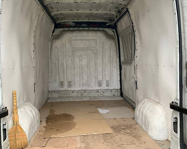 Белый Рено Мастер, объемом двигателя 2.3 л и пробегом 577 тыс. км за 9000 $, фото 3 на Automoto.ua