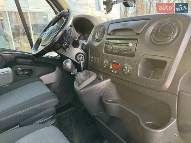 Белый Рено Мастер, объемом двигателя 2.3 л и пробегом 272 тыс. км за 12750 $, фото 10 на Automoto.ua