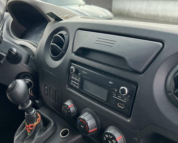 Білий Рено Мастєр, об'ємом двигуна 2.3 л та пробігом 500 тис. км за 9000 $, фото 14 на Automoto.ua