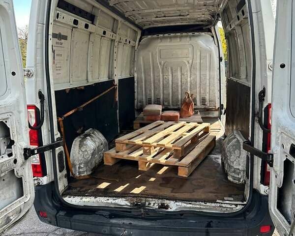 Белый Рено Мастер, объемом двигателя 2.3 л и пробегом 665 тыс. км за 12900 $, фото 16 на Automoto.ua