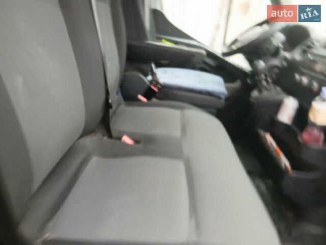 Белый Рено Мастер, объемом двигателя 2.3 л и пробегом 680 тыс. км за 10700 $, фото 8 на Automoto.ua