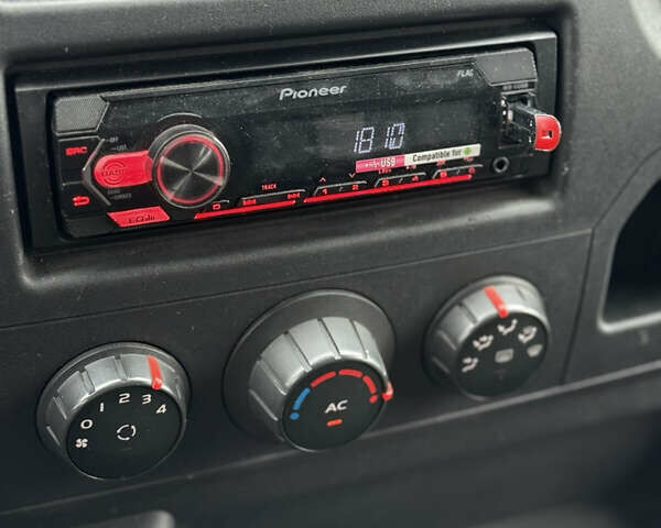 Білий Рено Мастєр, об'ємом двигуна 2.3 л та пробігом 556 тис. км за 11000 $, фото 14 на Automoto.ua