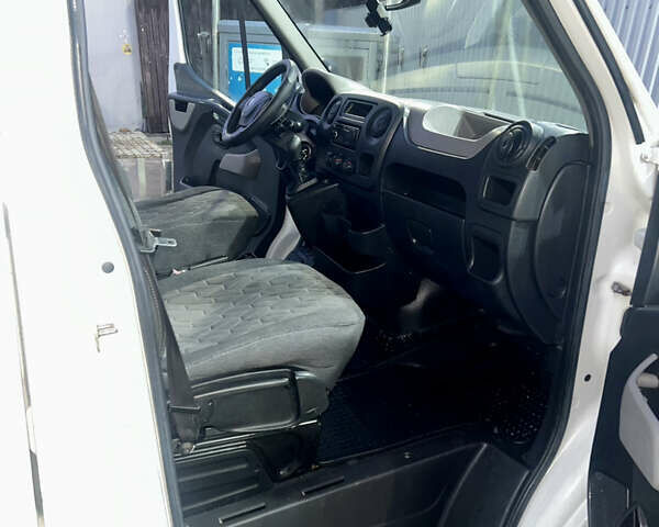 Белый Рено Мастер, объемом двигателя 2.3 л и пробегом 580 тыс. км за 11900 $, фото 9 на Automoto.ua