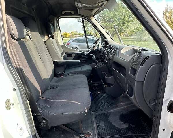 Белый Рено Мастер, объемом двигателя 2.3 л и пробегом 665 тыс. км за 12900 $, фото 10 на Automoto.ua