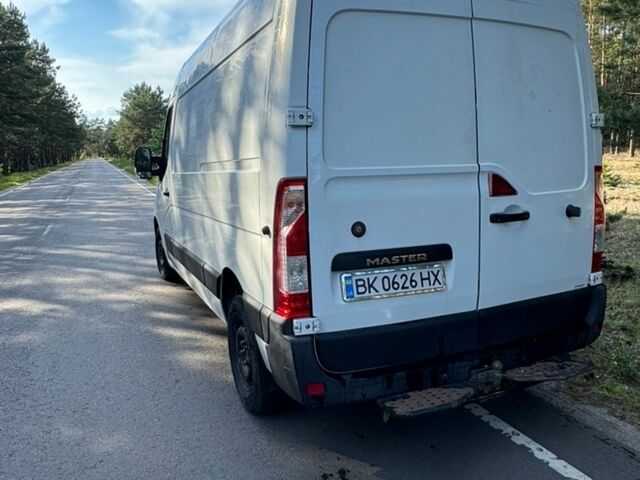 Белый Рено Мастер, объемом двигателя 2.3 л и пробегом 230 тыс. км за 12700 $, фото 2 на Automoto.ua