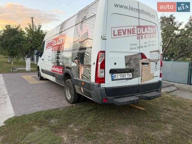 Белый Рено Мастер, объемом двигателя 2.3 л и пробегом 305 тыс. км за 14800 $, фото 3 на Automoto.ua