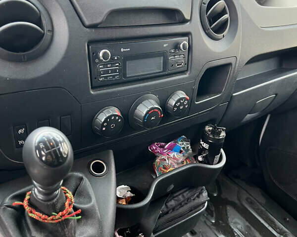 Білий Рено Мастєр, об'ємом двигуна 2.3 л та пробігом 500 тис. км за 9000 $, фото 8 на Automoto.ua