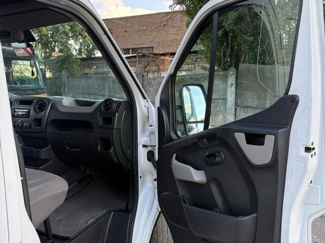 Білий Рено Мастєр, об'ємом двигуна 2.3 л та пробігом 680 тис. км за 12200 $, фото 21 на Automoto.ua