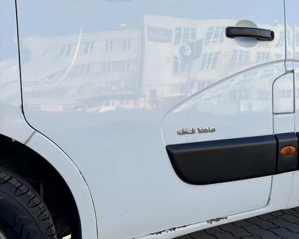 Білий Рено Мастєр, об'ємом двигуна 2.3 л та пробігом 519 тис. км за 10712 $, фото 6 на Automoto.ua