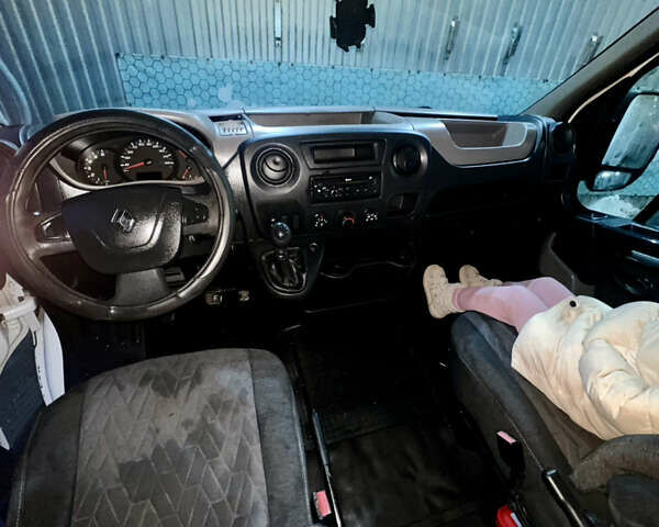Белый Рено Мастер, объемом двигателя 2.3 л и пробегом 580 тыс. км за 11900 $, фото 14 на Automoto.ua