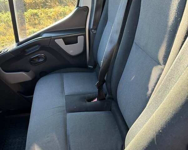 Білий Рено Мастєр, об'ємом двигуна 2.3 л та пробігом 519 тис. км за 10712 $, фото 9 на Automoto.ua