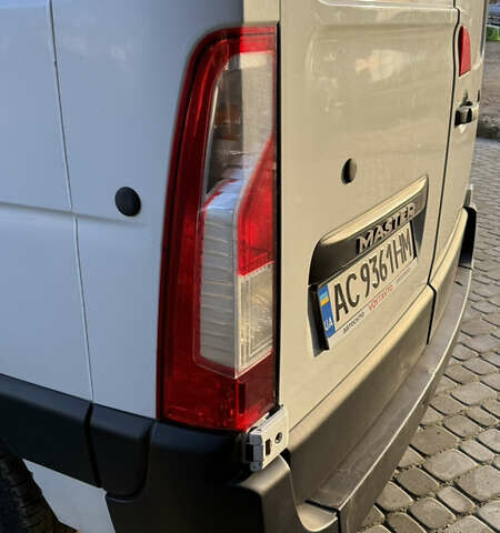 Белый Рено Мастер, объемом двигателя 2.3 л и пробегом 517 тыс. км за 9900 $, фото 23 на Automoto.ua