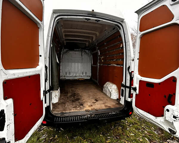 Белый Рено Мастер, объемом двигателя 2.3 л и пробегом 423 тыс. км за 13000 $, фото 13 на Automoto.ua