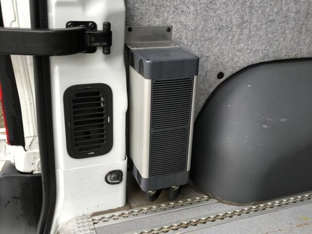 Белый Рено Мастер, объемом двигателя 2.3 л и пробегом 280 тыс. км за 16000 $, фото 8 на Automoto.ua