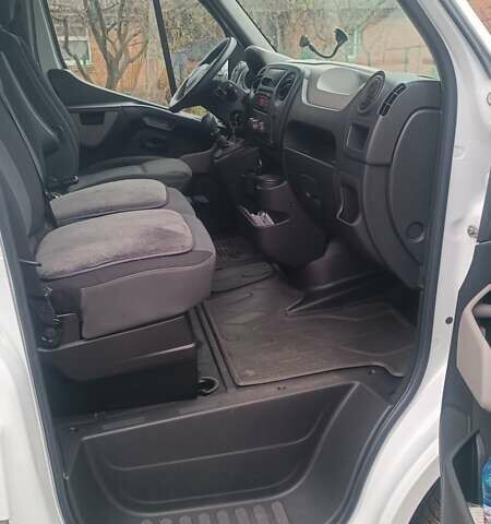 Белый Рено Мастер, объемом двигателя 2.3 л и пробегом 216 тыс. км за 15800 $, фото 21 на Automoto.ua