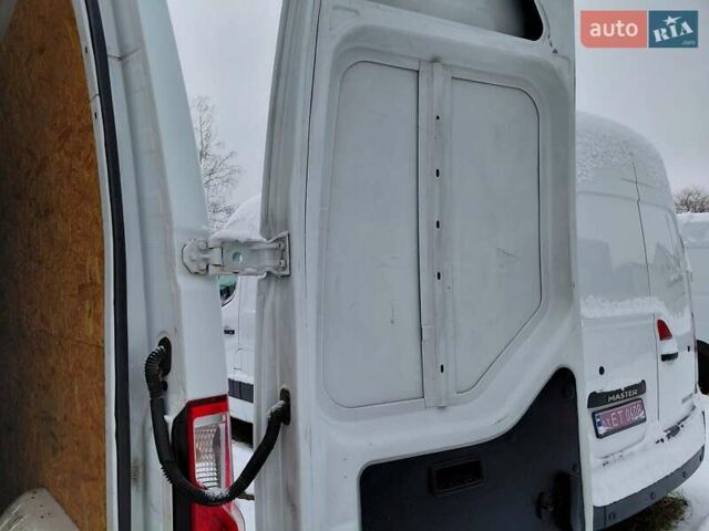 Белый Рено Мастер, объемом двигателя 2.3 л и пробегом 358 тыс. км за 12900 $, фото 10 на Automoto.ua