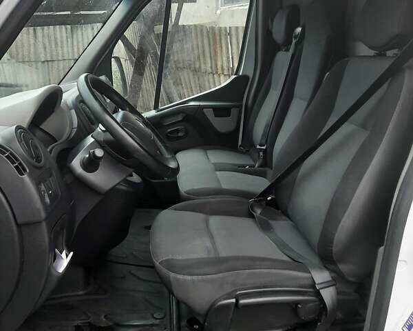 Білий Рено Мастєр, об'ємом двигуна 2.3 л та пробігом 210 тис. км за 12800 $, фото 4 на Automoto.ua