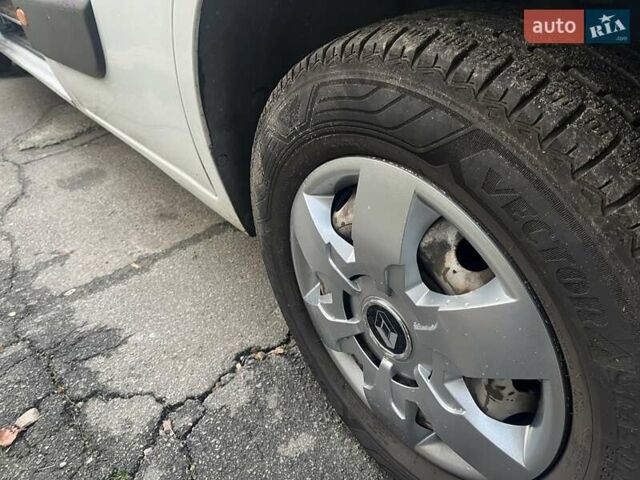 Білий Рено Мастєр, об'ємом двигуна 2.3 л та пробігом 276 тис. км за 12250 $, фото 5 на Automoto.ua