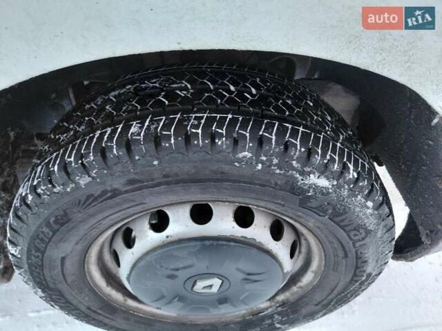 Білий Рено Мастєр, об'ємом двигуна 2.3 л та пробігом 323 тис. км за 12900 $, фото 29 на Automoto.ua