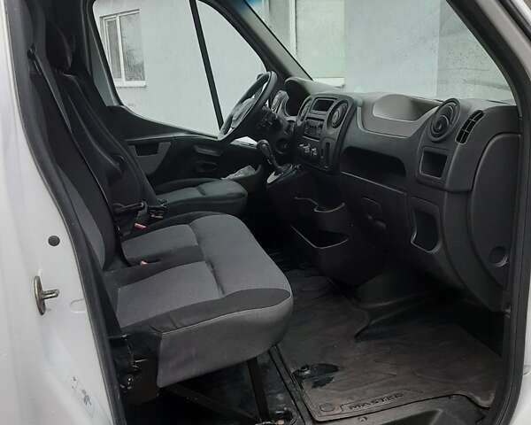 Білий Рено Мастєр, об'ємом двигуна 2.3 л та пробігом 210 тис. км за 12800 $, фото 10 на Automoto.ua