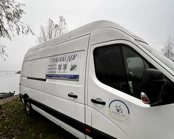 Белый Рено Мастер, объемом двигателя 2.3 л и пробегом 423 тыс. км за 13000 $, фото 4 на Automoto.ua