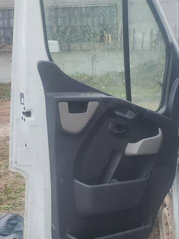 Білий Рено Мастєр, об'ємом двигуна 2.3 л та пробігом 420 тис. км за 5800 $, фото 6 на Automoto.ua