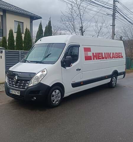 Белый Рено Мастер, объемом двигателя 2.3 л и пробегом 216 тыс. км за 15800 $, фото 1 на Automoto.ua