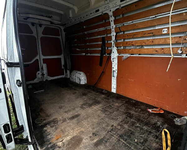 Белый Рено Мастер, объемом двигателя 2.3 л и пробегом 423 тыс. км за 13000 $, фото 16 на Automoto.ua