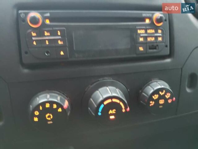 Белый Рено Мастер, объемом двигателя 2.3 л и пробегом 247 тыс. км за 12900 $, фото 17 на Automoto.ua