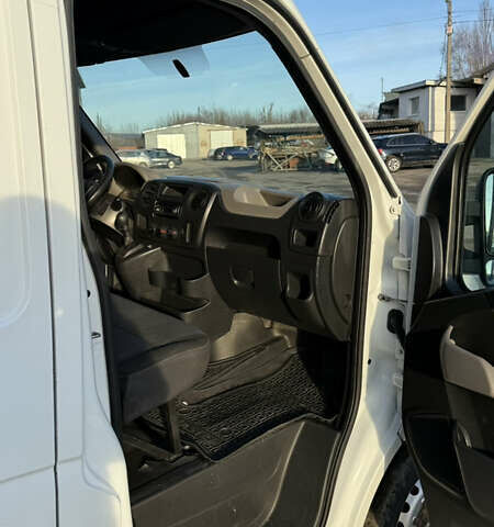 Белый Рено Мастер, объемом двигателя 2.3 л и пробегом 517 тыс. км за 9900 $, фото 7 на Automoto.ua