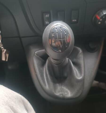 Белый Рено Мастер, объемом двигателя 2.3 л и пробегом 216 тыс. км за 15800 $, фото 14 на Automoto.ua